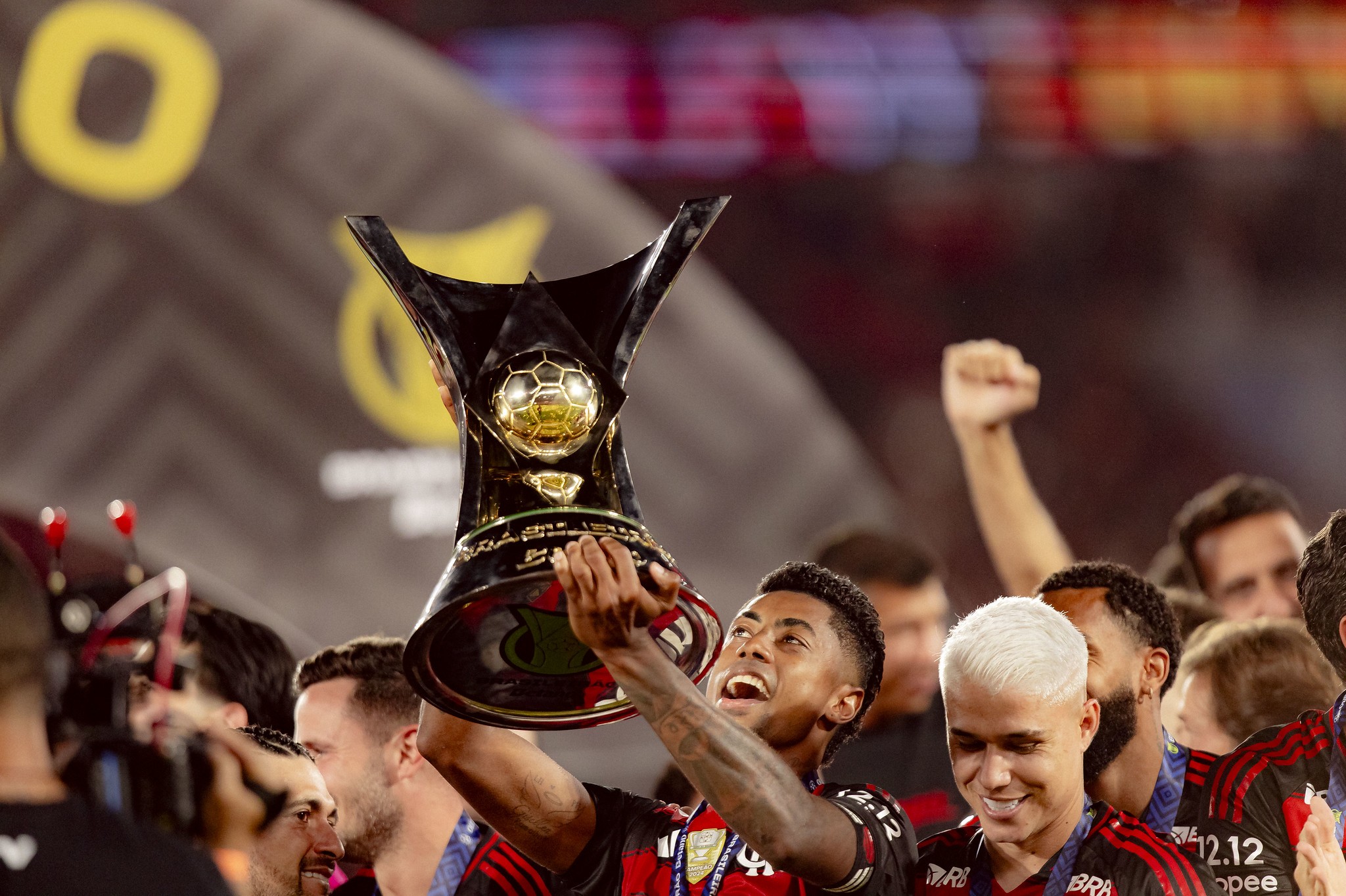 Flamengo iguala Corinthians e Palmeiras como maior campeão dos pontos corridos do Brasileiro